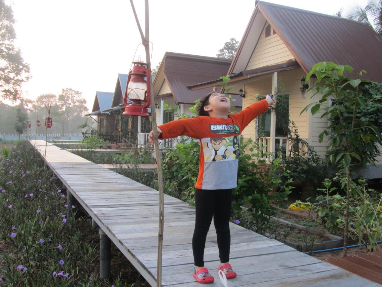 Baan Thung Home Stay ปราสาท ภายนอก รูปภาพ