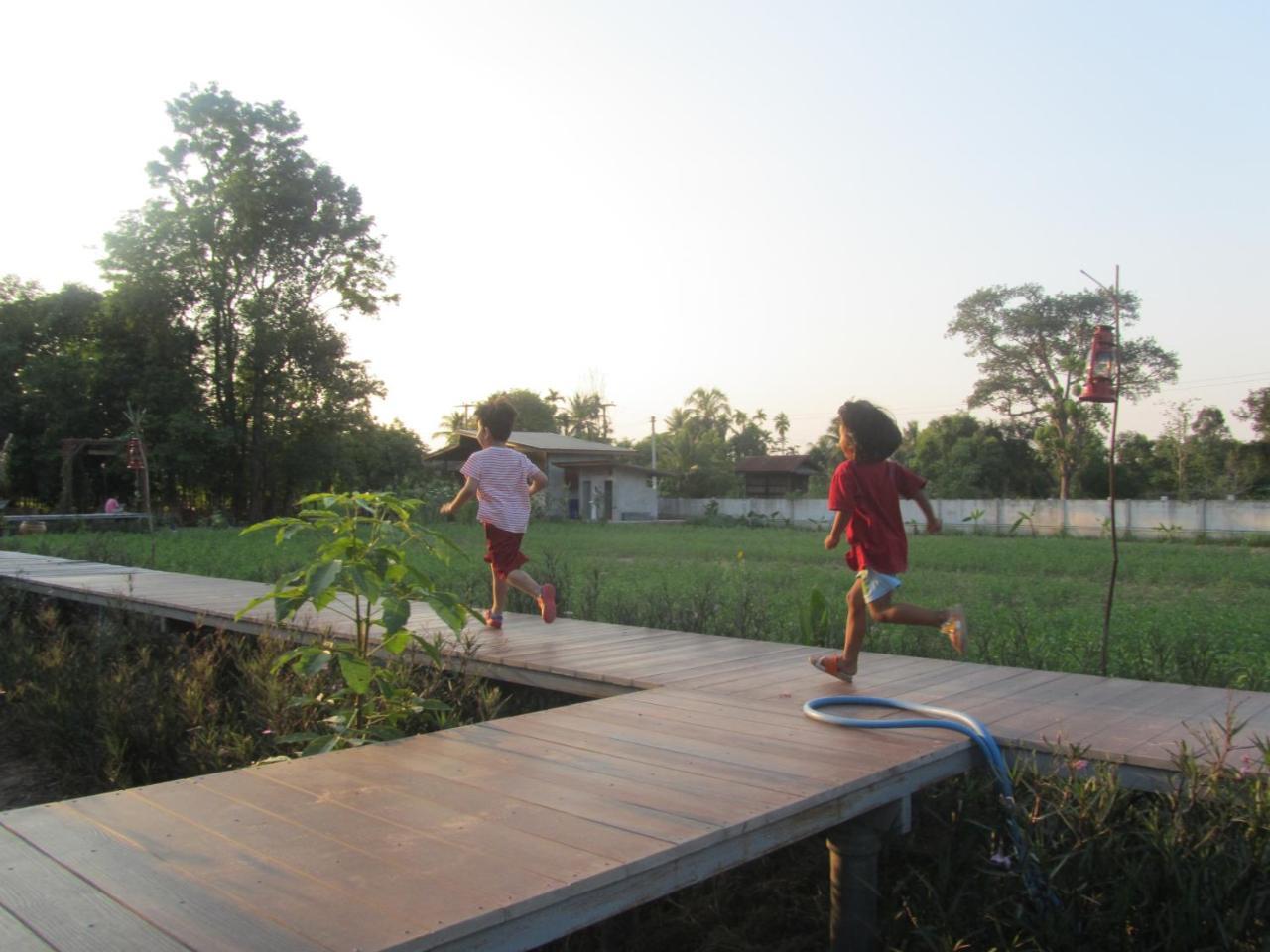 Baan Thung Home Stay ปราสาท ภายนอก รูปภาพ