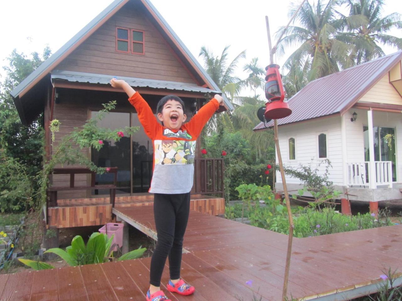 Baan Thung Home Stay ปราสาท ภายนอก รูปภาพ